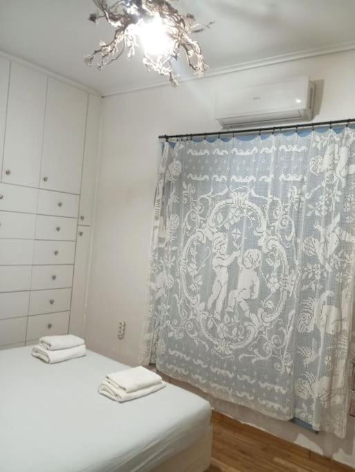 Kyriaki 'S Artistic Apartment Next Metro Agios Ioannis Athens Luaran gambar